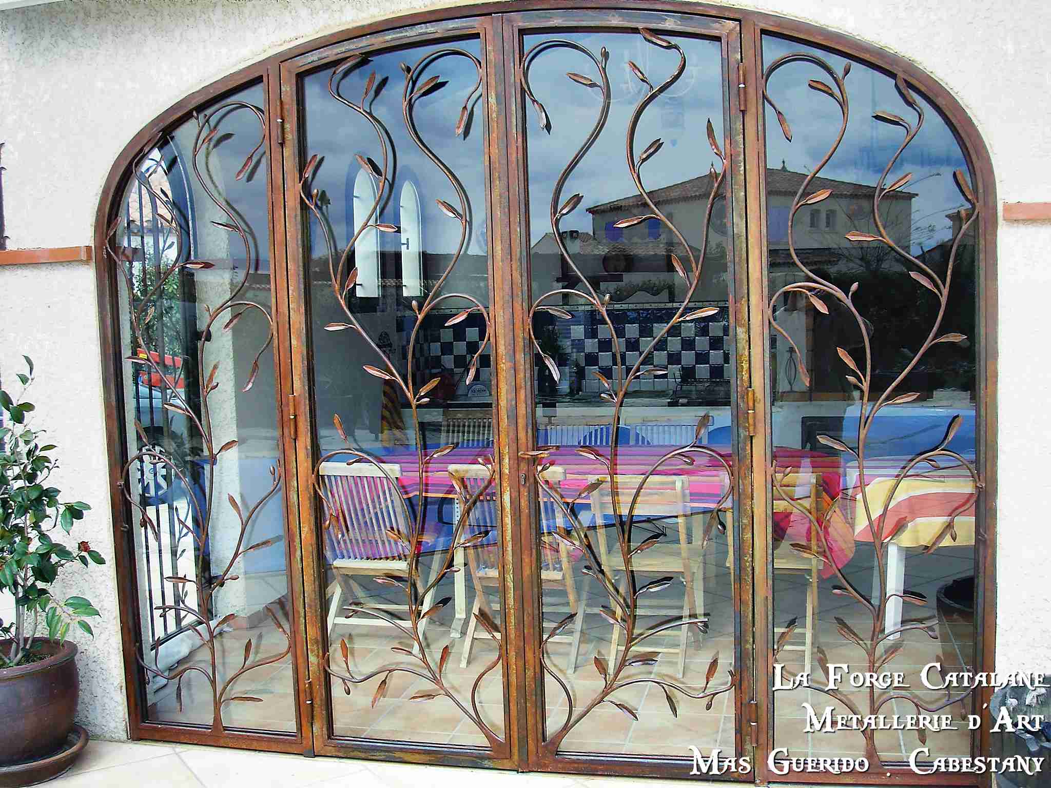 porte cintree vitree vegetale olivier forge catalane 1.jpg